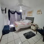 Casa em Balneário Camboriú - próxima à praia
